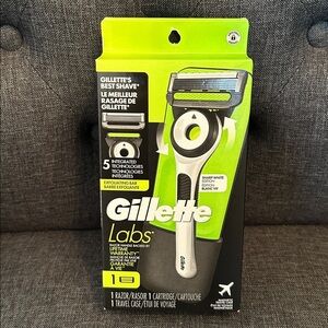 NEW 🆕 Gillette Labs With Exfoliating Bar  1 Razor, 1 Cartridge, 1 travel case